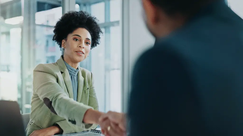 Posso fazer perguntas para o recrutador durante a entrevista de emprego?