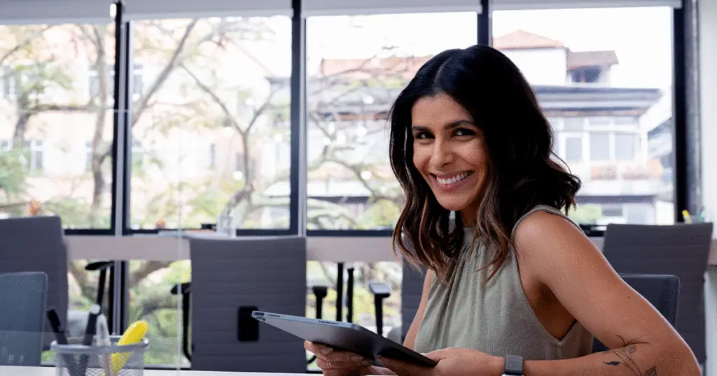 O que é trabalho híbrido e como funciona?