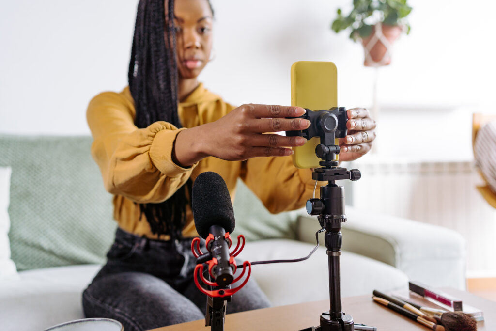 Qual a diferença entre entrevista online e por vídeo?